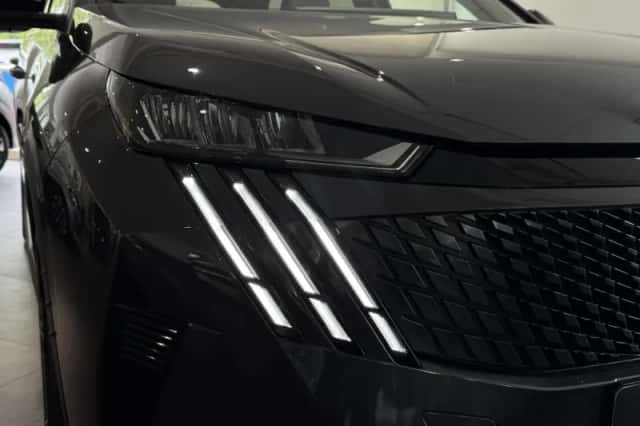 Peugeot 5008 (2025) thumbnail 5