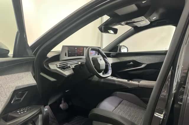 Peugeot 5008 (2025) thumbnail 8