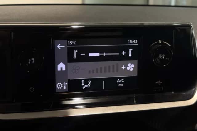 Peugeot 208 (2021) thumbnail 11