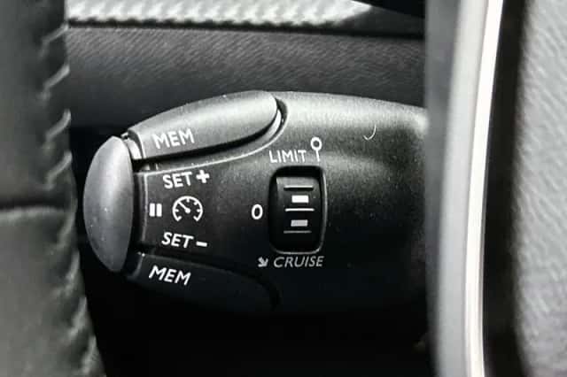 Peugeot 208 (2025) thumbnail 6