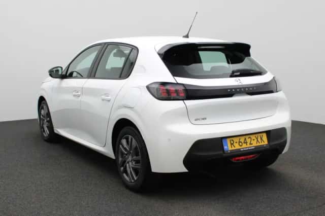 Peugeot 208 (2022) thumbnail 2