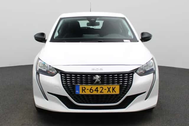Peugeot 208 (2022) thumbnail 3