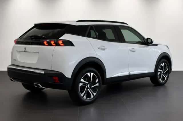 Peugeot 2008 (2021) thumbnail 6