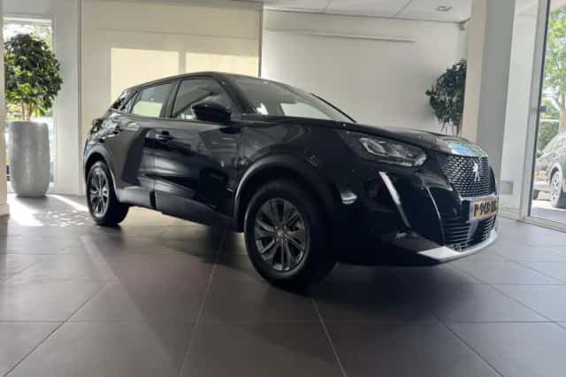 Peugeot e-2008 (2022) thumbnail 3