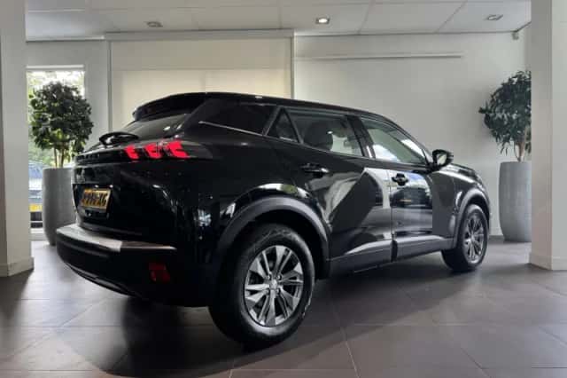 Peugeot e-2008 (2022) thumbnail 4