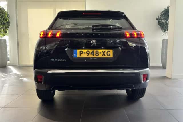 Peugeot e-2008 (2022) thumbnail 5