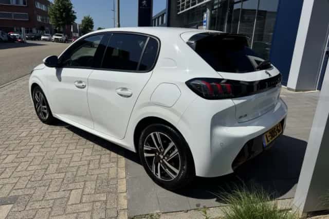 Peugeot 208 (2021) thumbnail 4