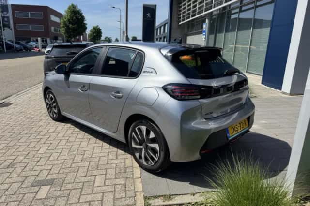 Peugeot 208 (2025) thumbnail 4