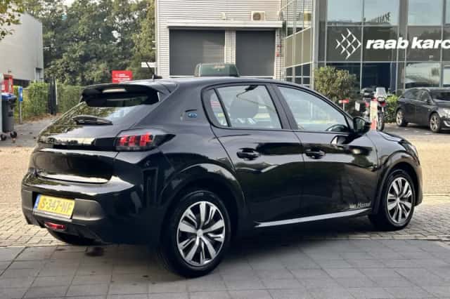 Peugeot e-208 (2023) thumbnail 5