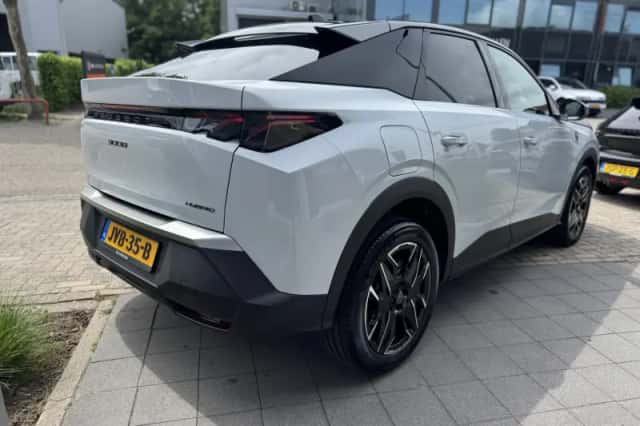 Peugeot 3008 (2025) thumbnail 5