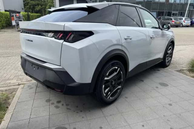 Peugeot e-3008 (0) thumbnail 4