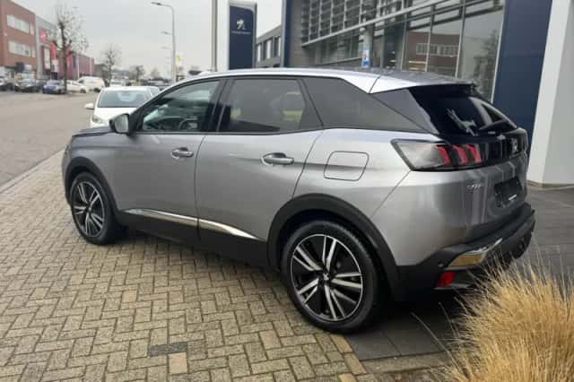 Peugeot 3008 (2024) thumbnail 3