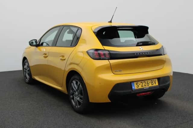 Peugeot 208 (2023) thumbnail 3