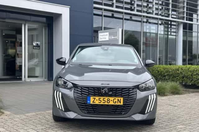 Peugeot e-208 (2024) thumbnail 3