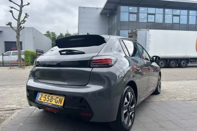 Peugeot e-208 (2024) thumbnail 5
