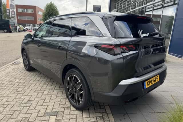 Peugeot 5008 (2025) thumbnail 4