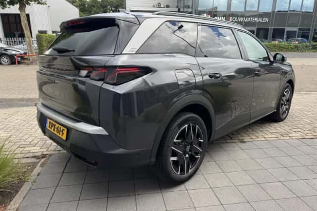 Peugeot 5008 (2025) thumbnail 5
