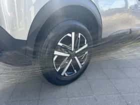 Peugeot 2008 (2024) thumbnail 13