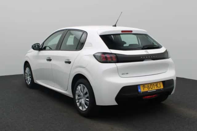 Peugeot 208 (2022) thumbnail 2