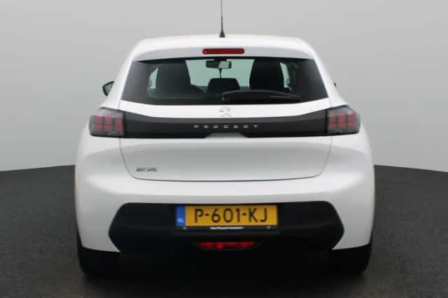 Peugeot 208 (2022) thumbnail 5