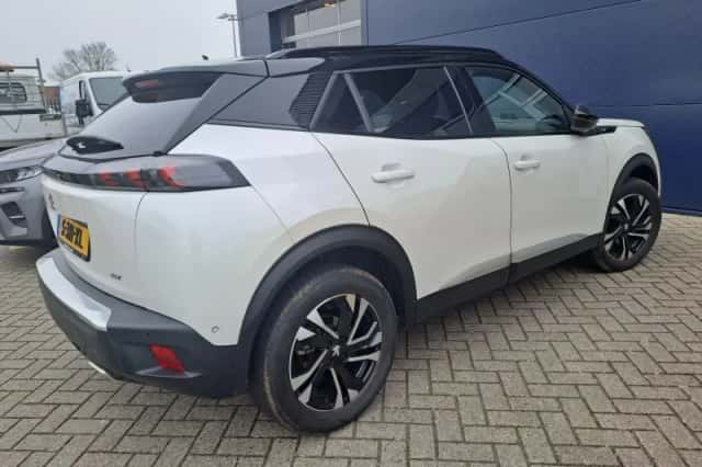 Peugeot 2008 (2023) thumbnail 6
