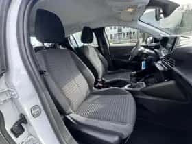 Peugeot 208 (2021) thumbnail 14