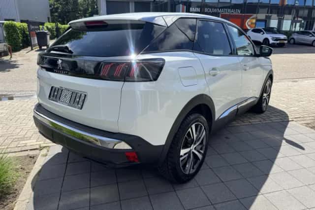 Peugeot 3008 (2021) thumbnail 5