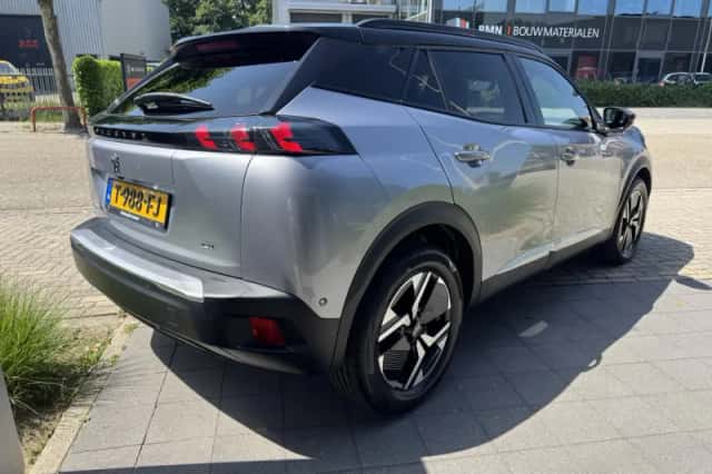 Peugeot e-2008 (2023) thumbnail 5