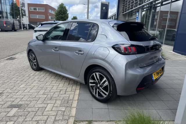 Peugeot 208 (2023) thumbnail 4