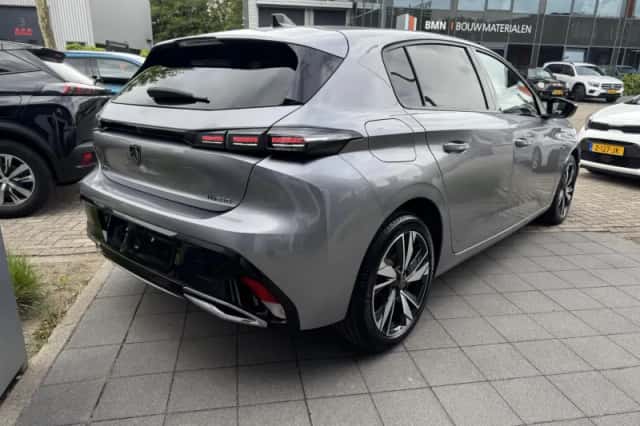 Peugeot 308 (2023) thumbnail 4