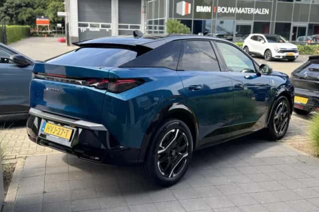 Peugeot e-3008 (2025) thumbnail 4