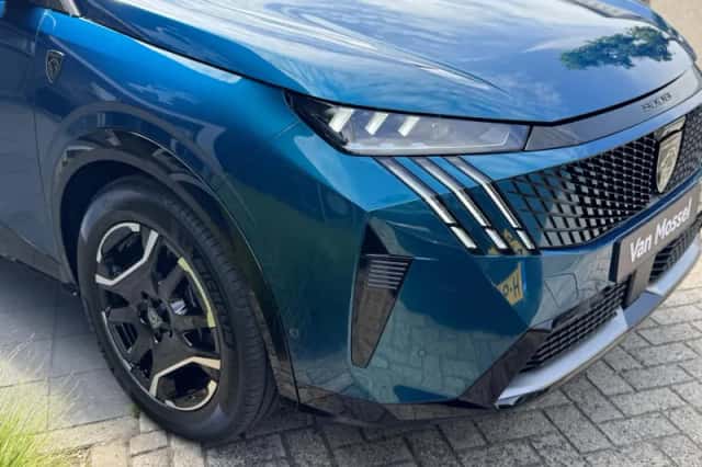 Peugeot e-3008 (2025) thumbnail 5