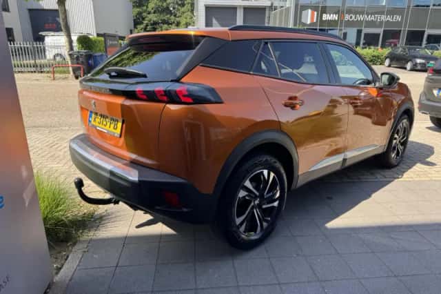 Peugeot 2008 (2022) thumbnail 5