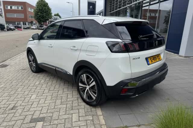 Peugeot 3008 (2021) thumbnail 4