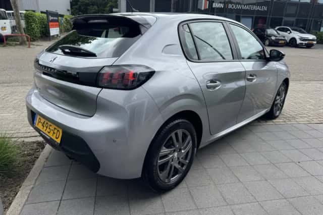 Peugeot 208 (2022) thumbnail 5