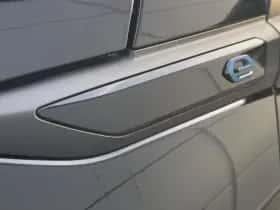Peugeot e-2008 (2022) thumbnail 10