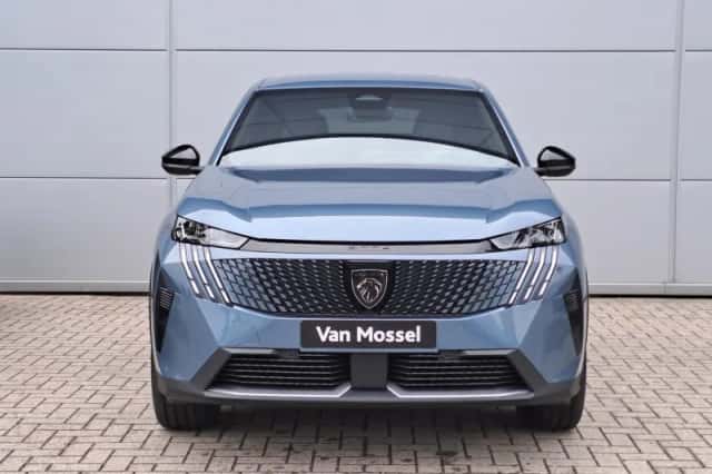 Peugeot e-3008 (2024) thumbnail 2