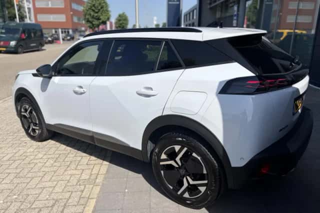 Peugeot 2008 (2025) thumbnail 4