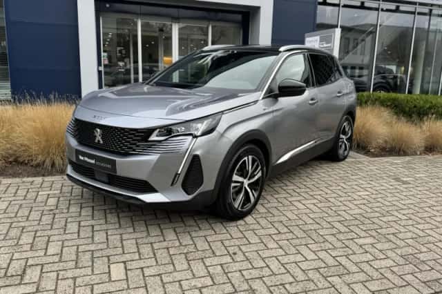Peugeot 3008 (2023) thumbnail 2