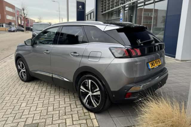 Peugeot 3008 (2023) thumbnail 3