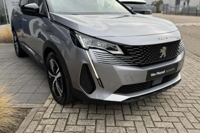 Peugeot 3008 (2023) thumbnail 6