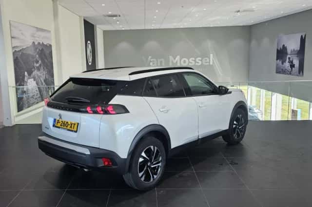 Peugeot 2008 (2022) thumbnail 5