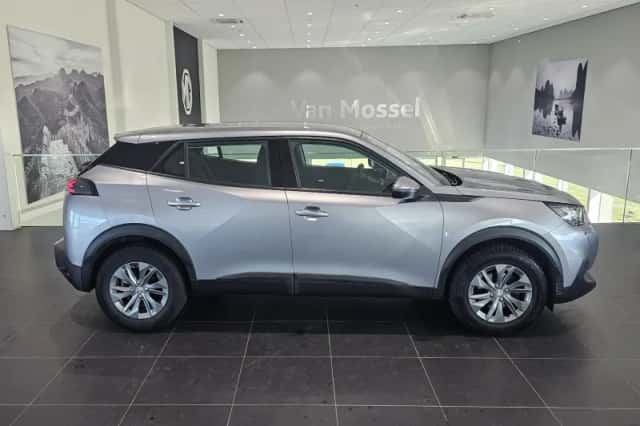 Peugeot 2008 (2021) thumbnail 4