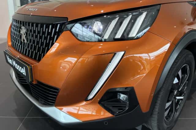 Peugeot 2008 (2021) thumbnail 4