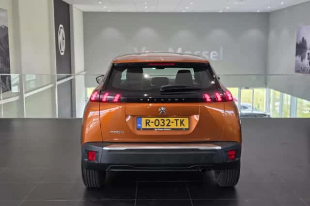 Peugeot 2008 (2022) thumbnail 5