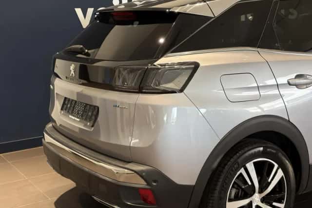Peugeot 3008 (2023) thumbnail 5