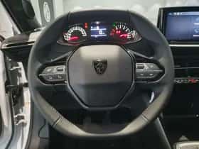 Peugeot 2008 (2024) thumbnail 9
