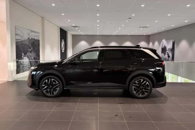 Peugeot 5008 (2025) thumbnail 2