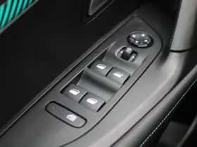 Peugeot e-2008 (2023) thumbnail 27