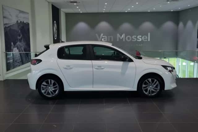 Peugeot 208 (2022) thumbnail 5